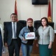 Таласта аз камсыз болгон 50 үй-бүлөгө 100 миң сомдон берилди