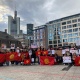 "Согушка жол жок!". Германияда кыргызстандык жарандар тынчтык жүрүшкө чыгышты