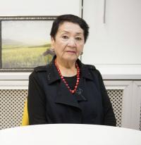 Райкүл Деркембаева, Эстебес Турсуналиевдин байбичеси: &ldquo;"Эстекем жарыктык, жаш кезинде абдан кызганчаак эле&rdquo;