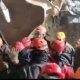 Кыргыз куткаруучулары Түркияда урандылардын астынан тирүү чыгарган жаран боюнча маалымат
