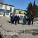 Алмазбек Атамбаев эркиндикке чыгары күтүлүүдө. Аны абактын сыртында тарапташтары күтүүдө (фото)
