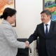 Акылбек Жапаров Кытай элчиси менен Бишкекке дагы 1500 автобус алуу маселесин сүйлөштү