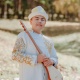"Акысыз окутабыз". Ырчы Азиз Батыров "Устат-шакирт" өнөрканасын ачып жатат